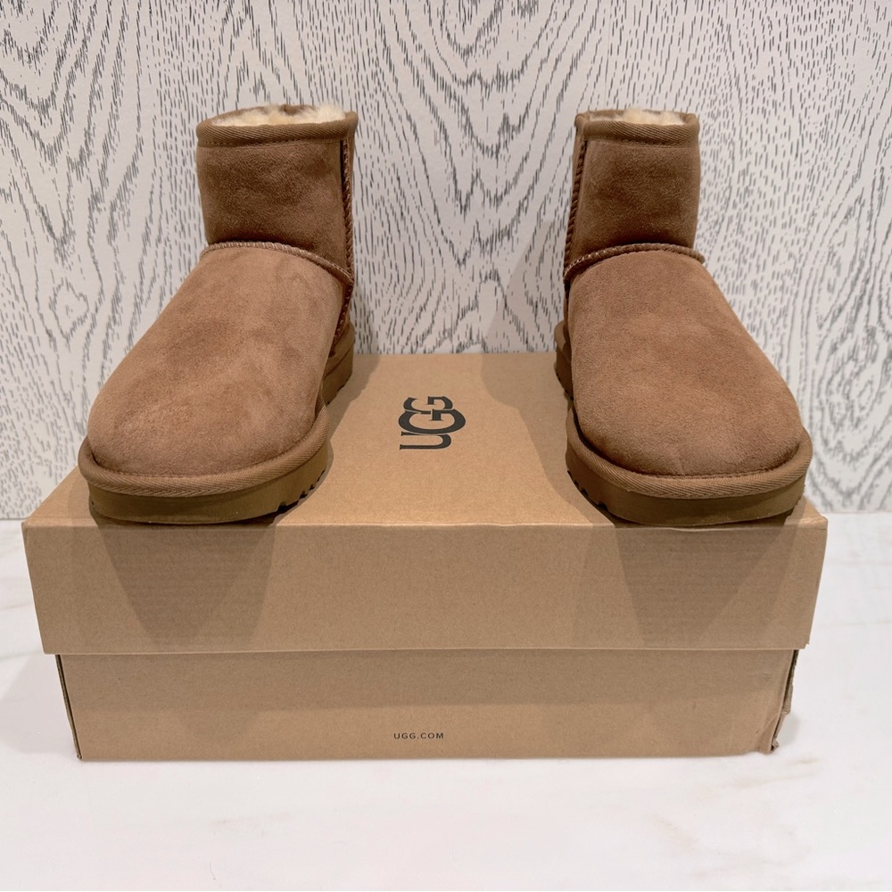 Ugg Classic Mini size 5 Chestnut- brand new!